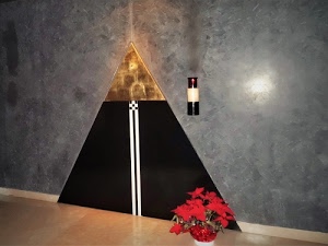 triangolo, rosso, pianta, fiori, vaso, nero, grigio, oro, stella, geometria, candela, bianco, chiesa, muro, luce, croce, strisce, marmo, bianche, geometrie, parete