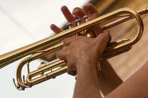 mani, tromba, tasti, dita, musica, ottone, strumento, oro, suonare, braccia, fiato