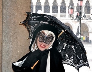 maschera, ombrello, carnevale, venezia, pizzo, nero, lampione, neve, sorriso