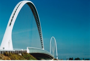 ponte, archi, cielo, azzurro, bianco, erba, verde, architettura, arco, alberi, tiranti, staccionata, ponti, mare, due, cavi