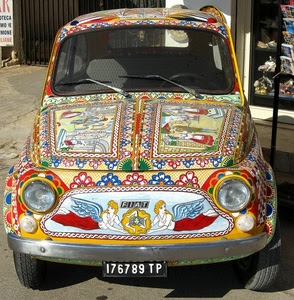 cinquecento, targa, auto, angeli, disegni, automobile, colori, tergicristalli, rosso, ali, fanali, ruote, numeri, parabrezza, macchina, fiat, fari, vetrina, decorazioni, giallo