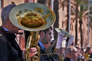 banda, riflesso, spartiti, palme, alberi, musicisti, trombone, ottoni, riflessi, ottone, spartito, mano, musica, tromboni, suonatori, oro