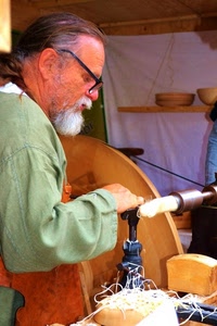 artigiano, legno, barba, occhiali, tornio, uomo, verde, lavoro, trucioli, artigianato, persona, mano, ciotole, maschio